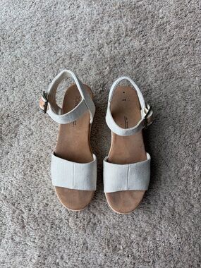 TOMS White Canvas Ankle-Strap Wedge Sandals | Size 7